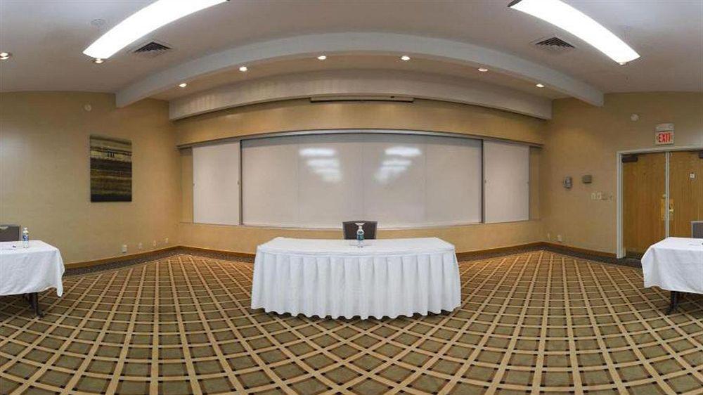 Holiday Inn Express Detroit-Warren/General Motors Technology Center By Ihg Ngoại thất bức ảnh