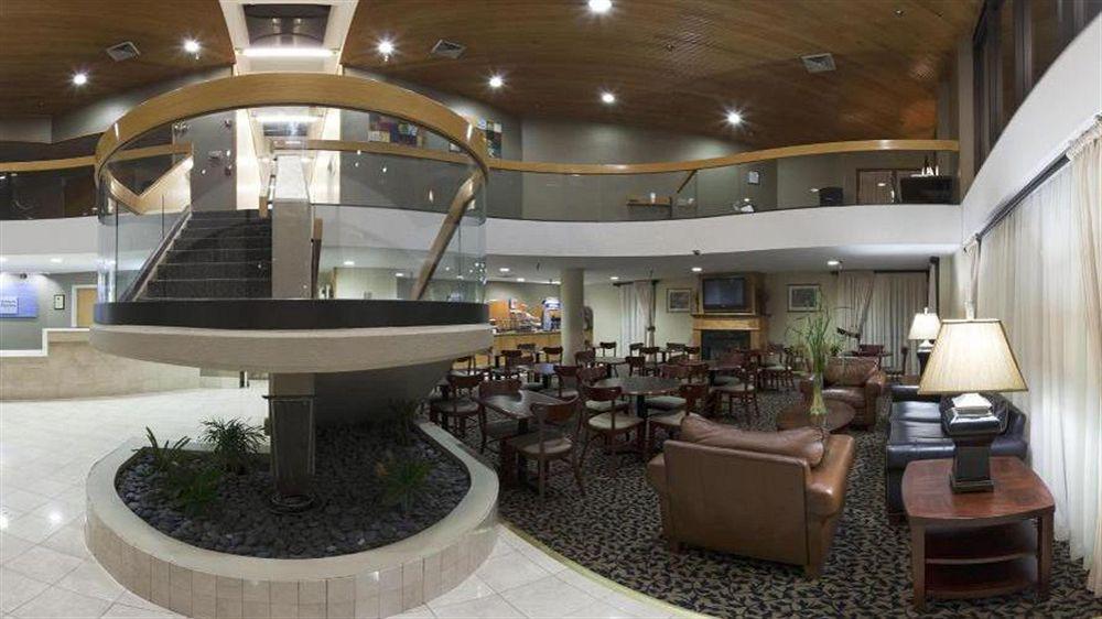 Holiday Inn Express Detroit-Warren/General Motors Technology Center By Ihg Ngoại thất bức ảnh