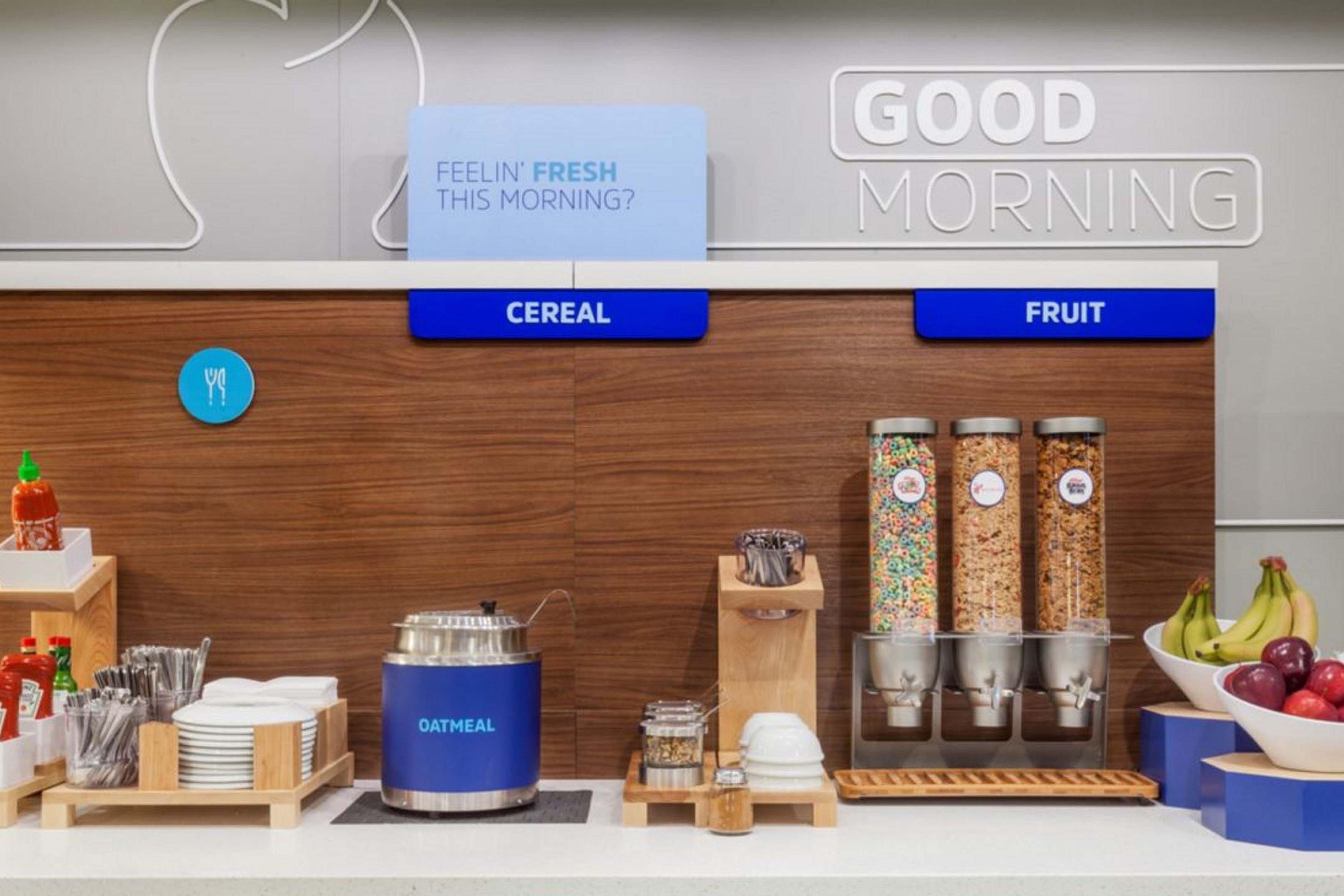 Holiday Inn Express Detroit-Warren/General Motors Technology Center By Ihg Ngoại thất bức ảnh