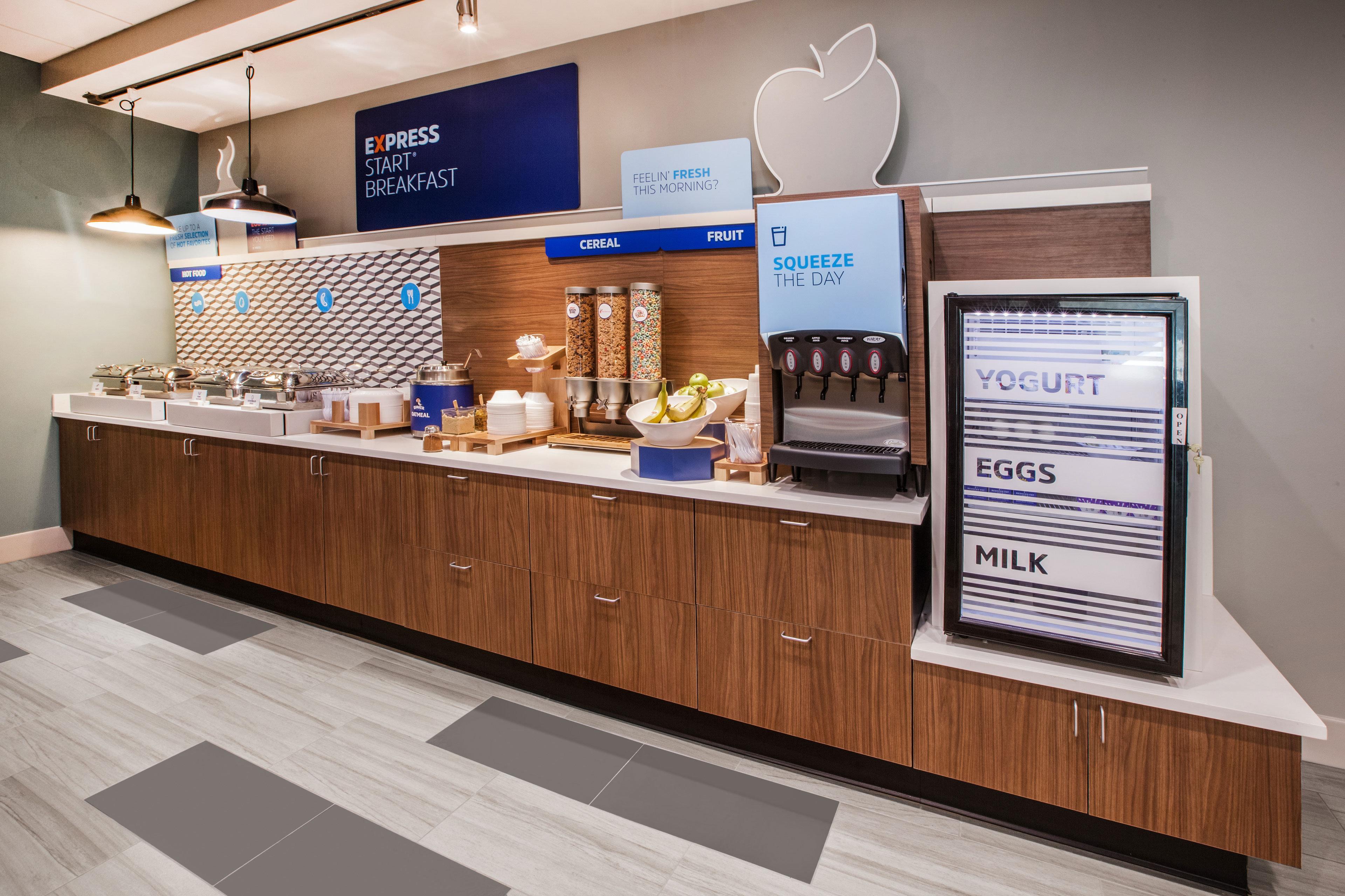 Holiday Inn Express Detroit-Warren/General Motors Technology Center By Ihg Ngoại thất bức ảnh