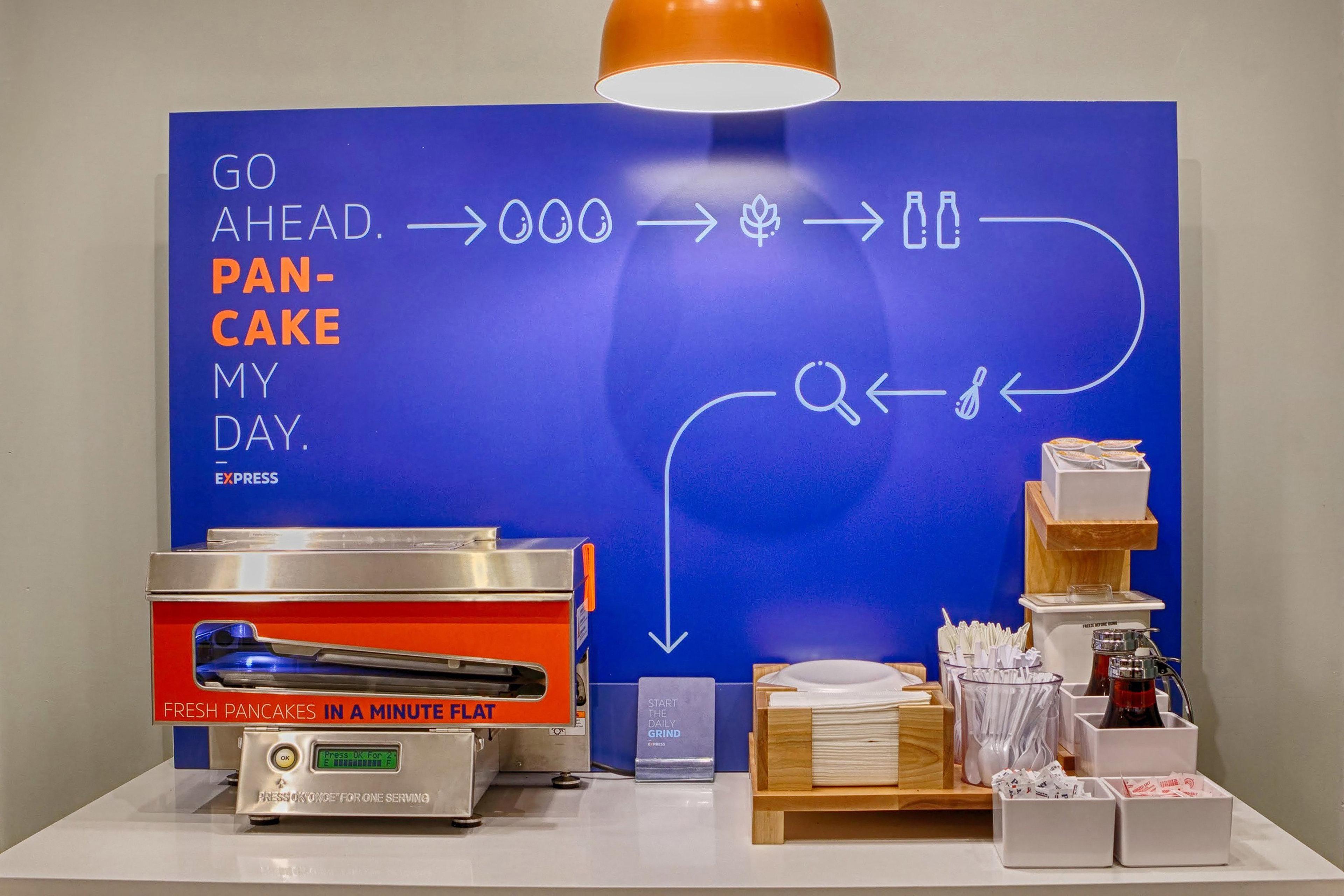 Holiday Inn Express Detroit-Warren/General Motors Technology Center By Ihg Ngoại thất bức ảnh