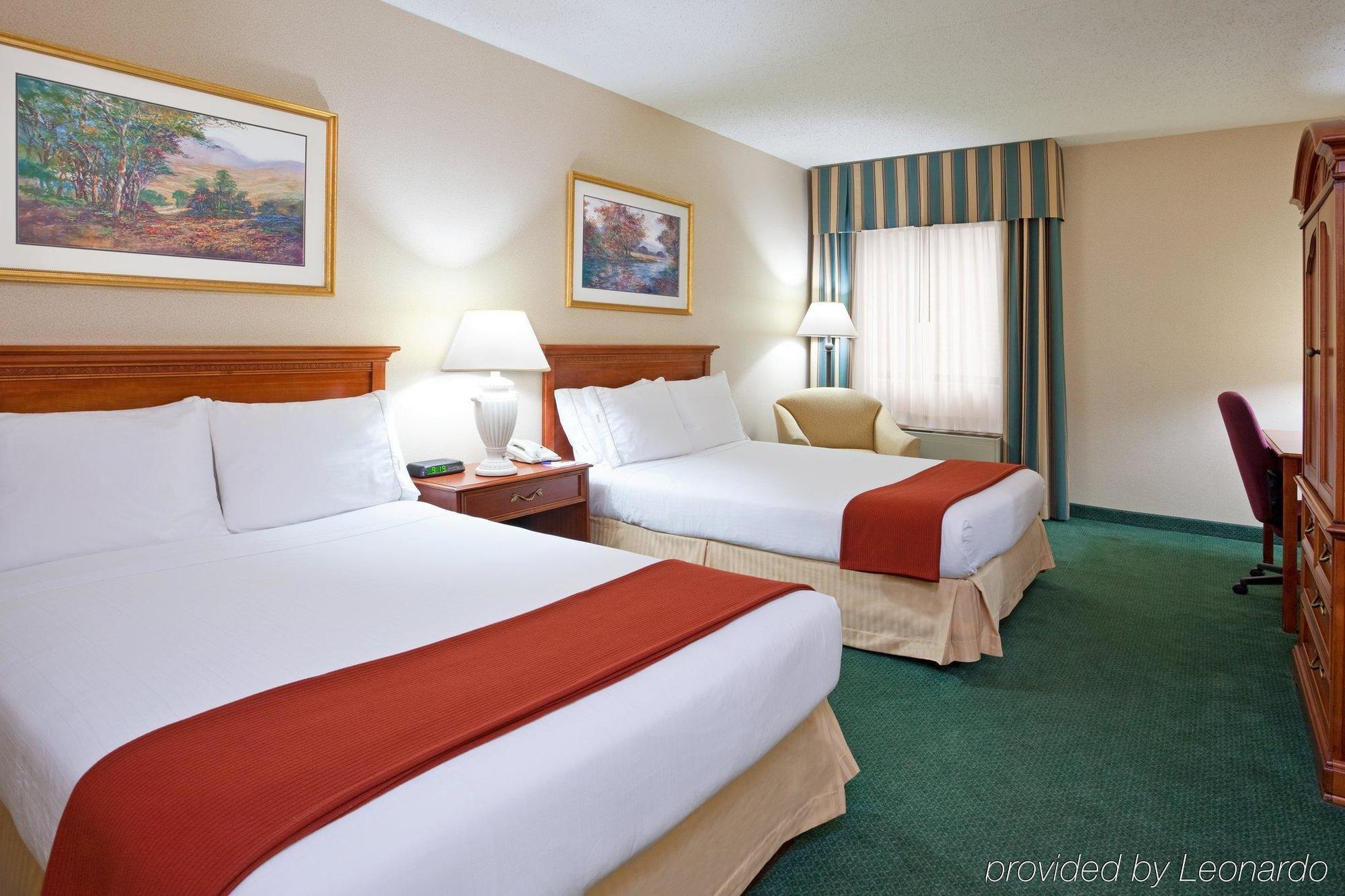Holiday Inn Express Detroit-Warren/General Motors Technology Center By Ihg Ngoại thất bức ảnh