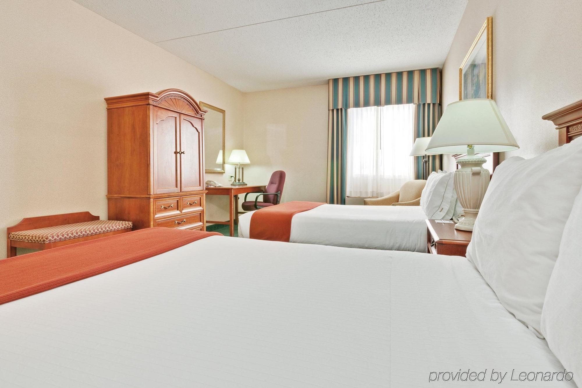 Holiday Inn Express Detroit-Warren/General Motors Technology Center By Ihg Ngoại thất bức ảnh