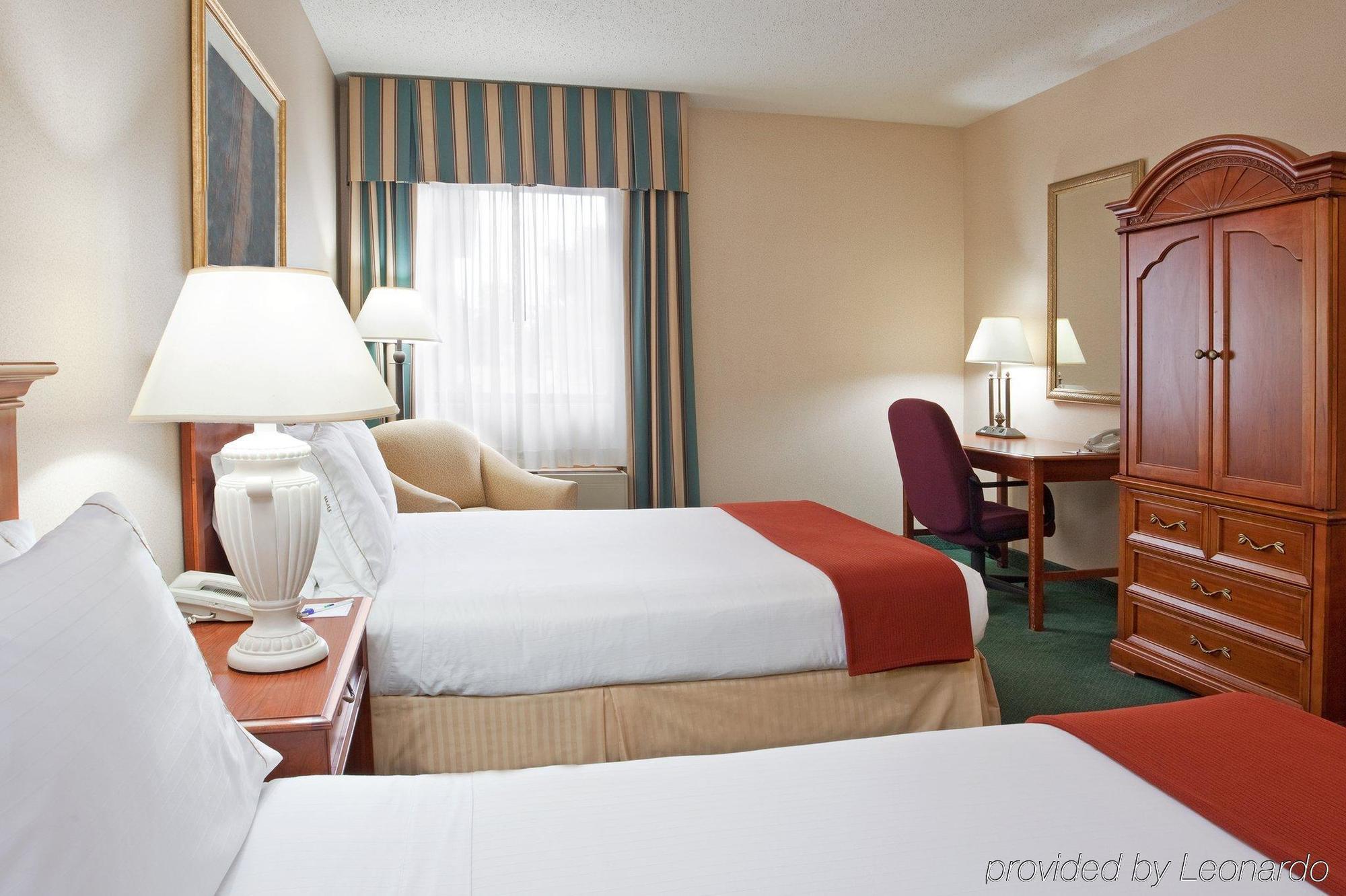 Holiday Inn Express Detroit-Warren/General Motors Technology Center By Ihg Phòng bức ảnh