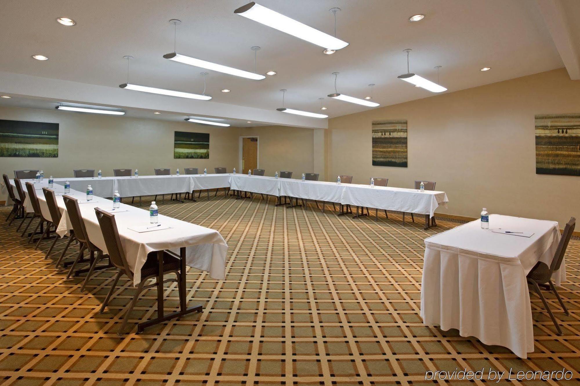 Holiday Inn Express Detroit-Warren/General Motors Technology Center By Ihg Ngoại thất bức ảnh