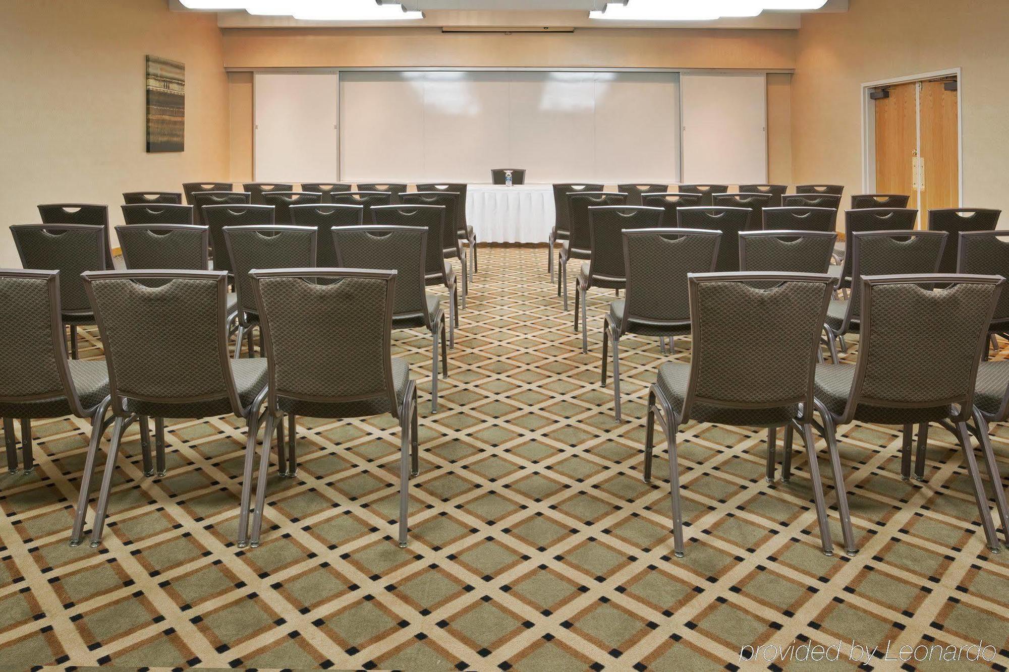 Holiday Inn Express Detroit-Warren/General Motors Technology Center By Ihg Ngoại thất bức ảnh