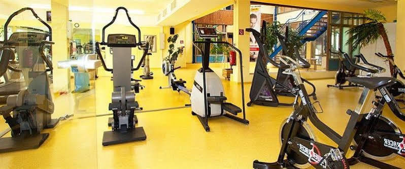 Holiday Inn Express Detroit-Warren/General Motors Technology Center By Ihg Ngoại thất bức ảnh